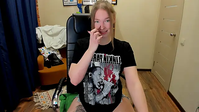  fiona Love online show from 02.17.26