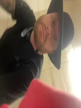 Snapshot of Mackwood89 chatting on 10.27.25 Mackwood89 online show from 10.27.25