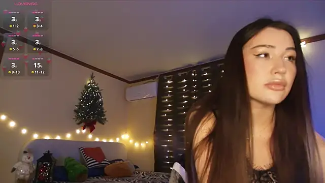 Snapshot of SoeTheReal chatting on 12.17.25 SoeTheReal online show from 12.17.25