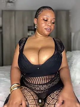 Hyra Ari online show from 02.14.26