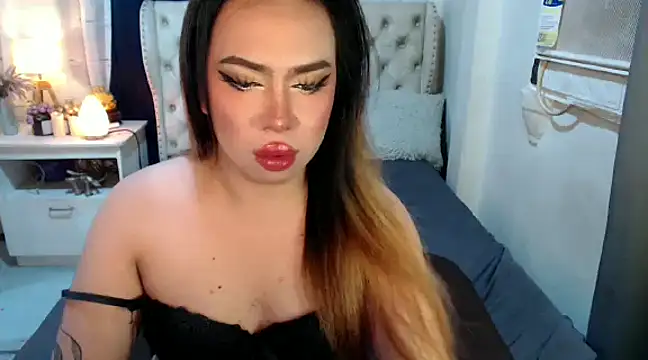 RebecaNextToYou online show from 12.11.24