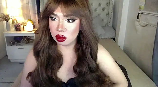 RebecaNextToYou online show from 12.18.24