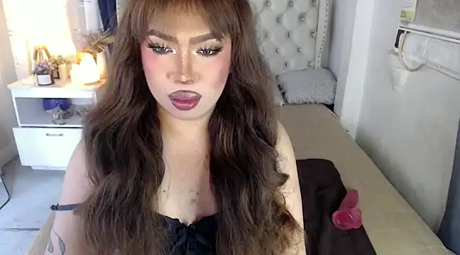 RebecaNextToYou online show from 01.28.25