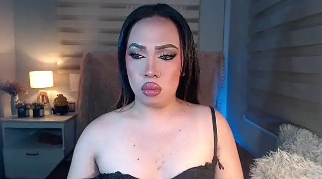 RebecaNextToYou online show from 03.16.25