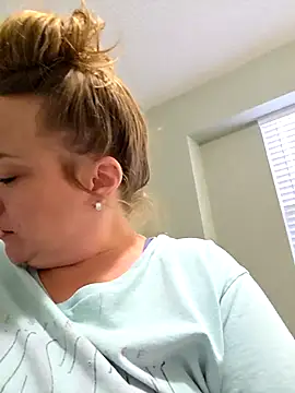 julimonroe online show from 04.10.26