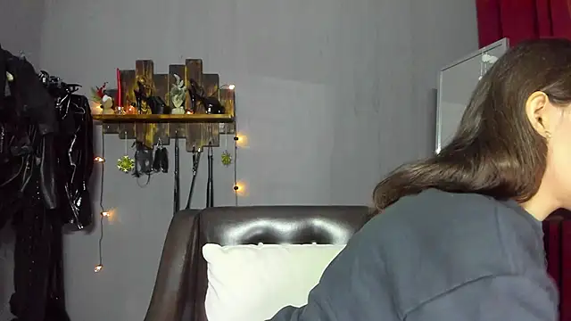 Snapshot of Mistress_Pamela chatting on 12.27.24 Mistress Pamela online show from 12.27.24