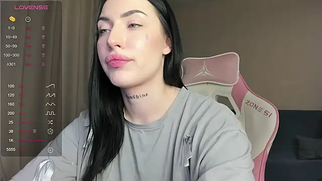 JenniferQueen11 online show from 01.23.25