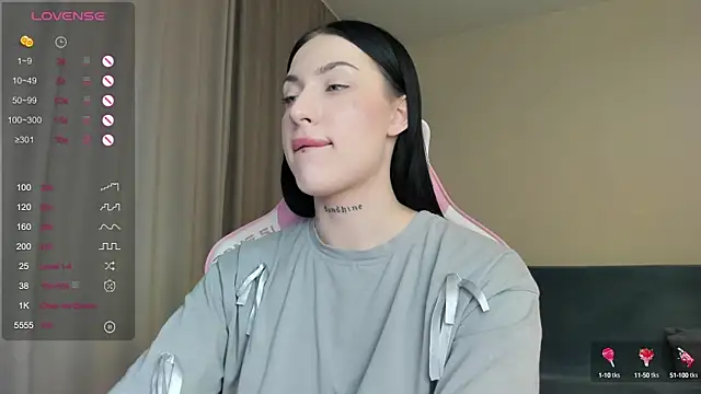 JenniferQueen11 online show from 01.25.25