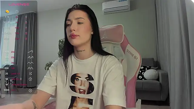 JenniferQueen11 online show from 02.11.25