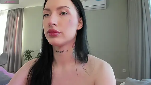 JenniferQueen11 online show from 09.27.25