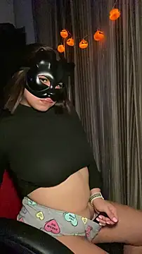 Snapshot of nenalayla chatting on 10.15.25 nenalayla online show from 10.15.25