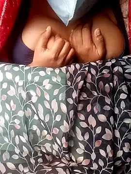 Snapshot of Lattika-Bhabhi chatting on 01.05.25 Lattika-Bhabhi online show from 01.05.25