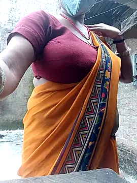 Snapshot of Lattika-Bhabhi chatting on 09.18.25 Lattika-Bhabhi online show from 09.18.25