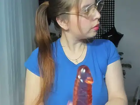 lorenitabella online show from 10.24.25