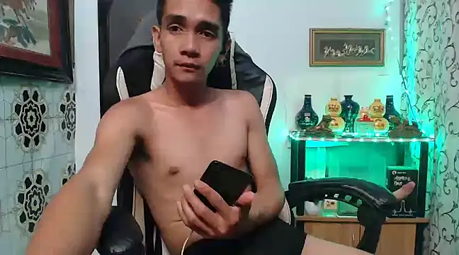 Snapshot of asianmaster27 chatting on 12.14.24 asianmaster27 online show from 12.14.24