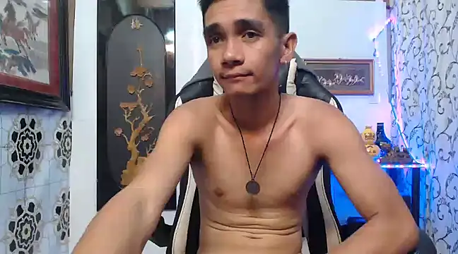 Snapshot of asianmaster27 chatting on 12.18.24 asianmaster27 online show from 12.18.24