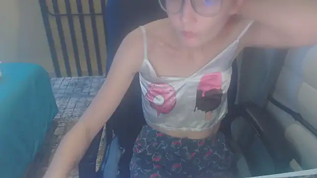 Snapshot of Laco-cO chatting on 11.04.25 Laco-cO online show from 11.04.25