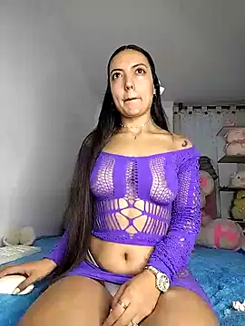 Snapshot of amycute_ chatting on 02.02.25 amycute online show from 02.02.25