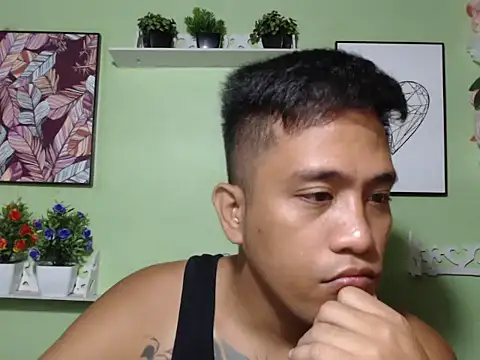 Thyler08 online show from 09.10.25