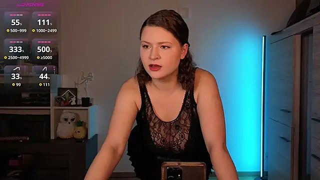 TinniAngel online show from 01.12.26