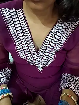 Snapshot of Diya_143 chatting on 06.04.26 Diya 143 online show from 06.04.26