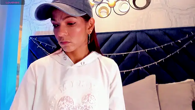 HannaPetit online show from 12.21.25