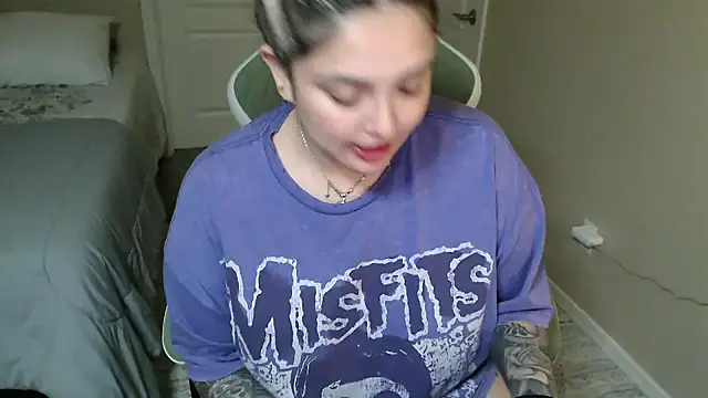 nativepumpkin95 online show from 01.31.25