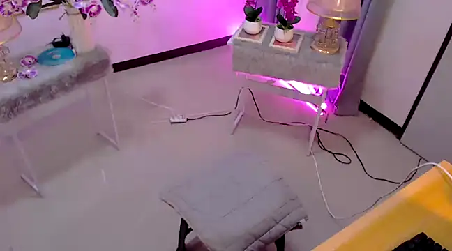 Snapshot of Asian_flabby chatting on 12.20.24 Asian flabby online show from 12.20.24