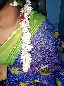 Snapshot of Tamil-hotwife chatting on 01.19.25 Tamil-hotwife online show from 01.19.25