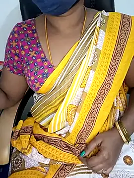 Snapshot of Tamil-hotwife chatting on 02.10.25 Tamil-hotwife online show from 02.10.25