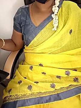 Snapshot of Tamil-hotwife chatting on 02.14.25 Tamil-hotwife online show from 02.14.25
