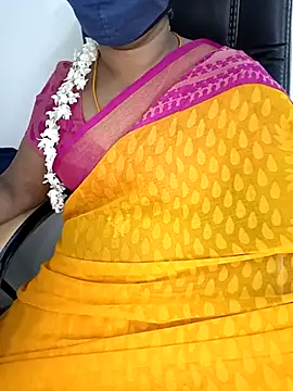 Snapshot of Tamil-hotwife chatting on 02.18.25 Tamil-hotwife online show from 02.18.25