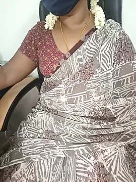 Snapshot of Tamil-hotwife chatting on 03.05.25 Tamil-hotwife online show from 03.05.25
