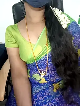 Snapshot of Tamil-hotwife chatting on 03.09.25 Tamil-hotwife online show from 03.09.25
