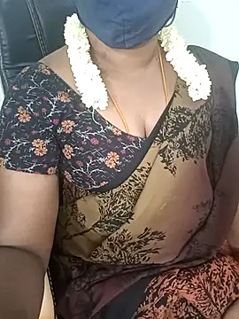 Snapshot of Tamil-hotwife chatting on 03.11.25 Tamil-hotwife online show from 03.11.25