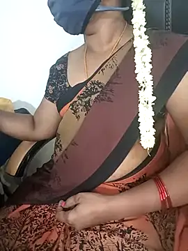 Snapshot of Tamil-hotwife chatting on 03.11.25 Tamil-hotwife online show from 03.11.25