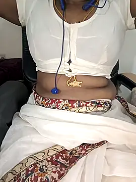 Snapshot of Tamil-hotwife chatting on 09.15.25 Tamil-hotwife online show from 09.15.25