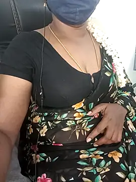 Snapshot of Tamil-hotwife chatting on 09.19.25 Tamil-hotwife online show from 09.19.25