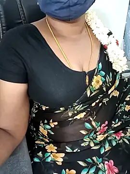 Snapshot of Tamil-hotwife chatting on 10.01.25 Tamil-hotwife online show from 10.01.25