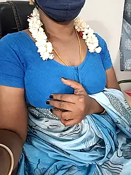 Snapshot of Tamil-hotwife chatting on 10.03.25 Tamil-hotwife online show from 10.03.25