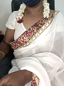 Snapshot of Tamil-hotwife chatting on 10.07.25 Tamil-hotwife online show from 10.07.25