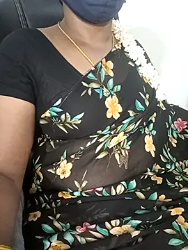 Snapshot of Tamil-hotwife chatting on 10.11.25 Tamil-hotwife online show from 10.11.25