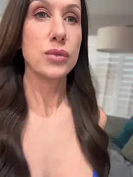 Fiona Kent  online show from 03.20.25