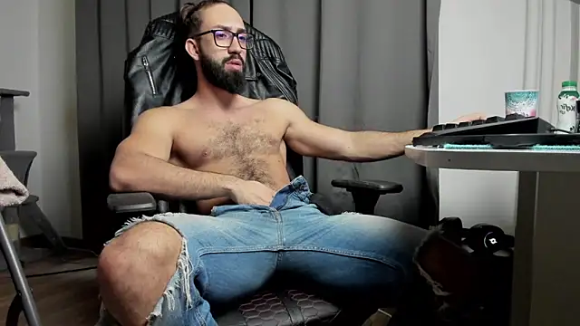 Snapshot of liamaesthetic chatting on 02.08.25 liamaesthetic online show from 02.08.25