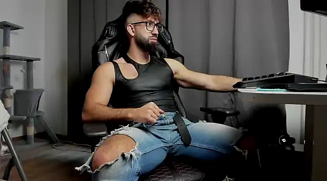 Snapshot of liamaesthetic chatting on 03.05.25 liamaesthetic online show from 03.05.25