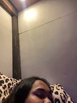 Snapshot of bettina_love chatting on 11.19.25 bettina love online show from 11.19.25