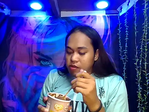 Snapshot of bettina_love chatting on 11.24.25 bettina love online show from 11.24.25