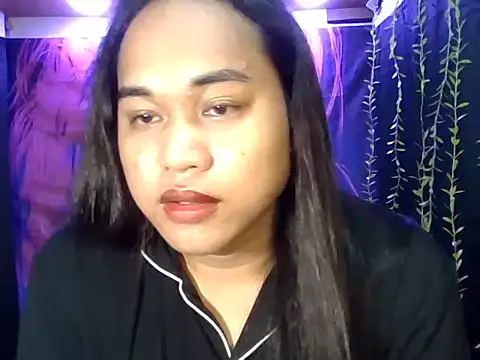 Snapshot of bettina_love chatting on 11.26.25 bettina love online show from 11.26.25