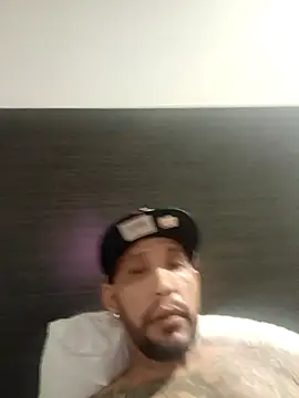 Snapshot of mrbigone45 chatting on 11.15.25 mrbigone45 online show from 11.15.25