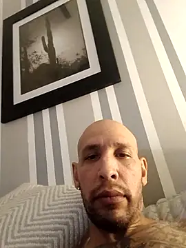 Snapshot of mrbigone45 chatting on 11.25.25 mrbigone45 online show from 11.25.25